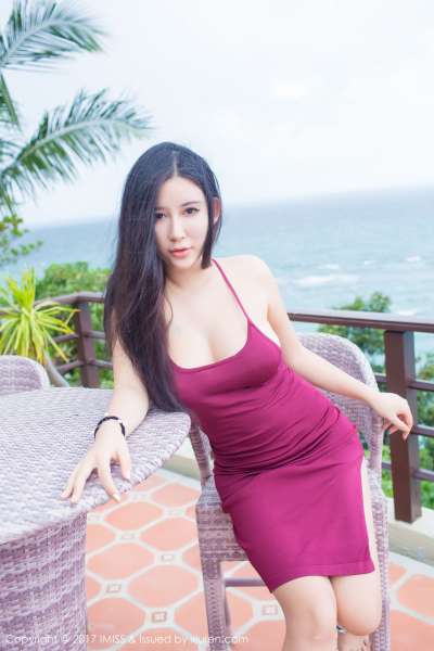女神Abby李雅长滩旅拍第一套 巨乳诱惑写真图片