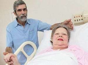 61岁巴西老妇诞下双胞胎